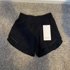 Lululemon Hotty Hot High Rise 4” Lined